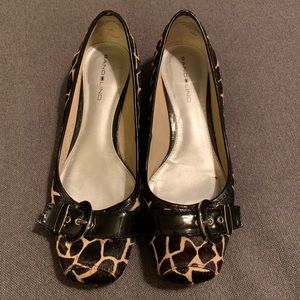 Bandolino Giraffe Print Rubber-soled flats Sz 6.5